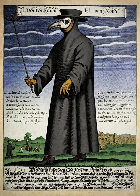 Charakterystyczne maski, jakie w czasie epidemii dżumy nosili lekarze. W "dziobach" były zioła i substancje, które miały uchronić przed zakażeniem. /Wikimedia