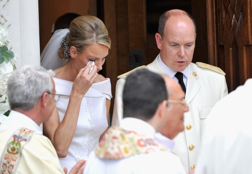 Charlene płakała podczas własnego ślubu. Właśnie dlatego została uznana za "najsmutniejszą pannę młodą" /Gareth Cattermole /Getty Images