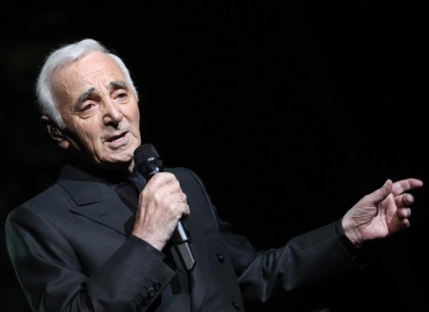 Charles Aznavour nie zamierza żegnać się ze sceną /arch. AFP