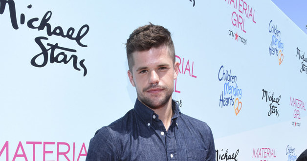 Charlie Carver jest gejem! /Vivien Killilea /Getty Images