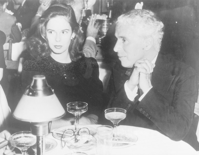 Charlie Chaplin i jego żona Oona O'Neill w 1943 roku /Keystone /Getty Images