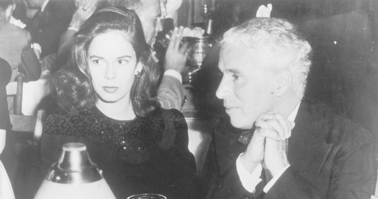 Charlie Chaplin i jego żona Oona O'Neill w 1943 roku /Keystone /Getty Images