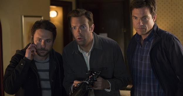 Charlie Day, Jason Sudeikis i Jason Bateman w scenie z filmu "Szefowie wrogowie 2" /materiały prasowe