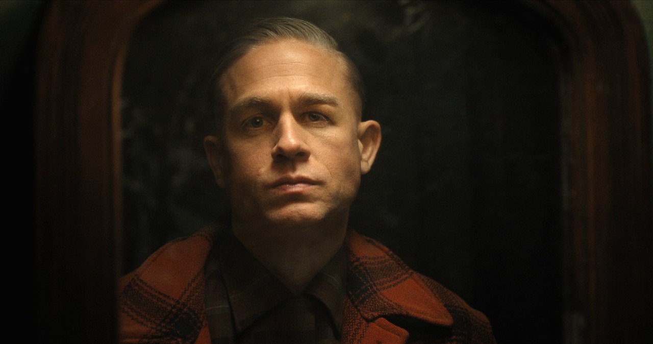 Charlie Hunnam w nowym sezonie "Potwora" /Netflix