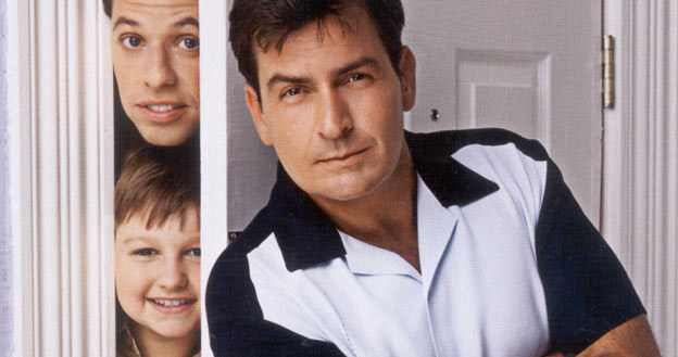 Charlie Sheen jako jeden z "dwóch i pół" /materiały prasowe