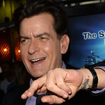 Charlie Sheen nie chce płacić na dzieci, a na imprezę wydał fortunę!