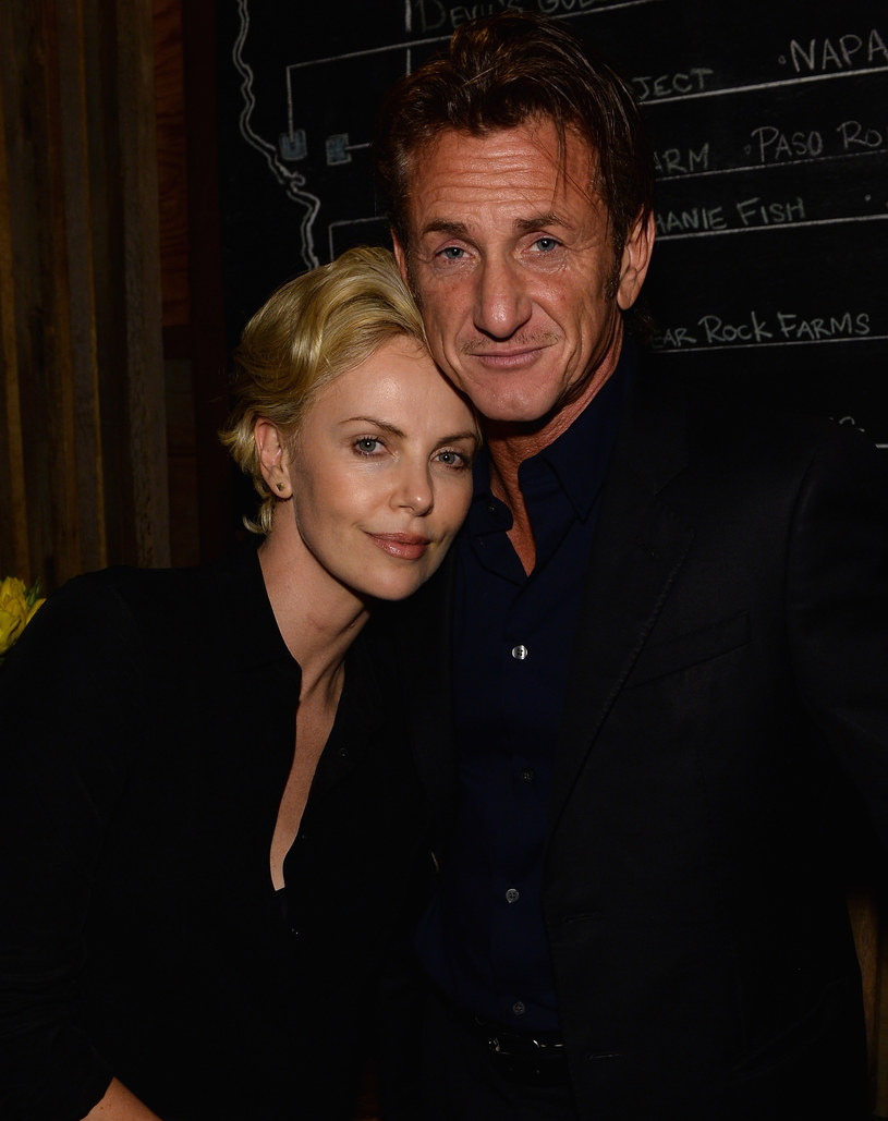 Charlize Theron i Sean Penn /Dimitrios Kambouris /Getty Images