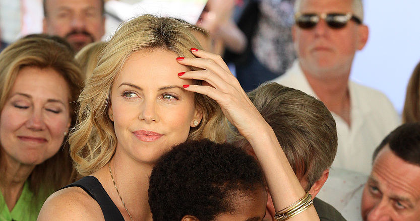 Charlize Theron z synem /JB Lacroix/WireImage /Getty Images