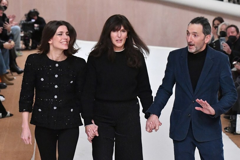 Charlotte Casiraghi, Virginie Viard i Xavier Veilhan podczas pokazu Chanel /Getty Images
