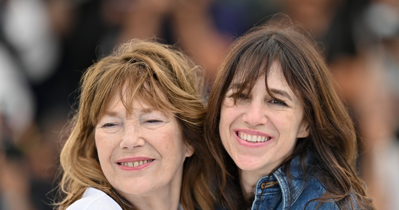 Charlotte Gainsbourg ze swoją mamą Jane Birkin na festiwalu w Cannes (2021) /Stephane Cardinale - Corbis /Getty Images