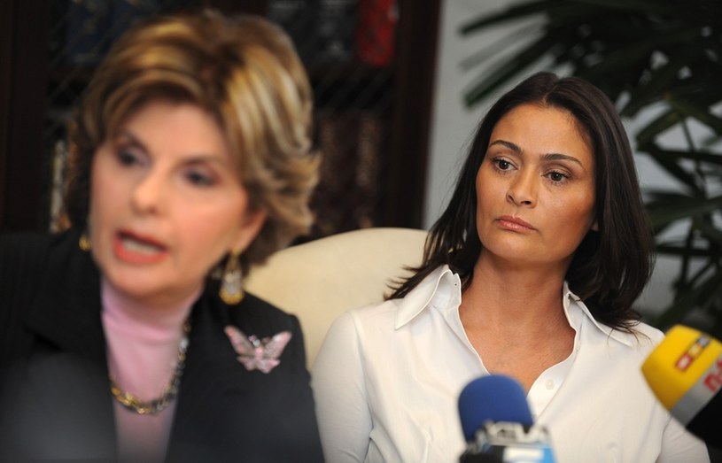 Charlotte Lewis z prawniczką /ROBYN BECK / AFP /East News