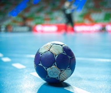 Charytatywny mecz piłki ręcznej w Kielcach. Prawnicy i lekarze grają dla dzieci