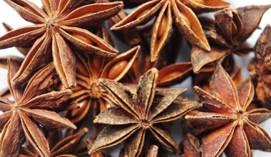 Часто забуваємо й використовуємо лише на свята. Ця спеція покращує травлення і регулює рівень цукру