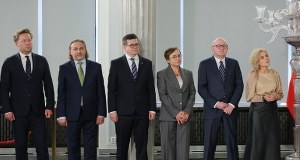 Chcą zacząć pracę w Trybunale Konstytucyjnym. Znamy strategię czwórki sędziów