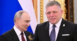 "Chce uczynić kraj rosyjską gubernią". Premier Słowacji pod lupą policji