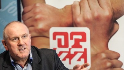 Chce ujawnienia pensji Polaków. Sam nie powie, ile zarabia