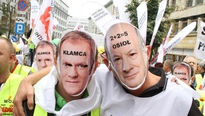 „Chcemy Tuska puścić z torbami”. „Protestujemy, bo kraj pójdzie w ruinę”