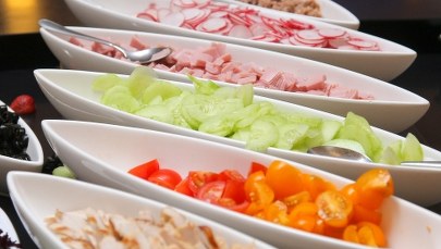 Chcesz ograniczyć efekty burzy hormonalnej? Uważaj, co jesz! 