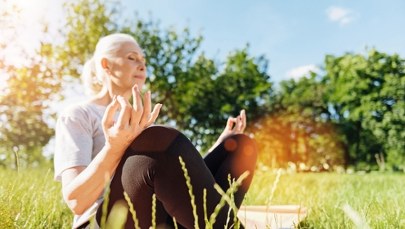 Chcesz poprawić swoją pamięć? Idź na krótki spacer lub poćwicz jogę