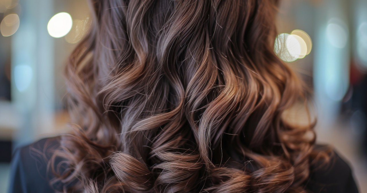 Chcesz przyciemnić włosy kakao Zdradzamy trik który działa po pierwszym razie /123RF/PICSEL