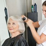 Chcesz ściąć włosy na wiosnę? Te fryzury odmładzają i dodają objętości