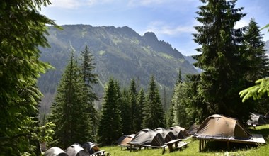 Chcesz spać na dziko w Tatrach? TPN mówi, co wolno, a za co grozi mandat