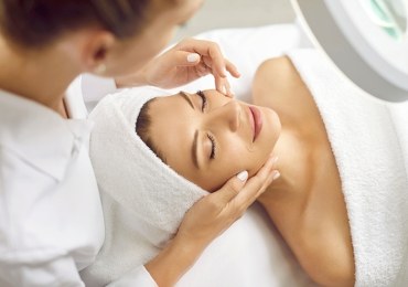 Chcesz, żeby skóra lśniła w Sylwestra? To ostatni dzwonek!