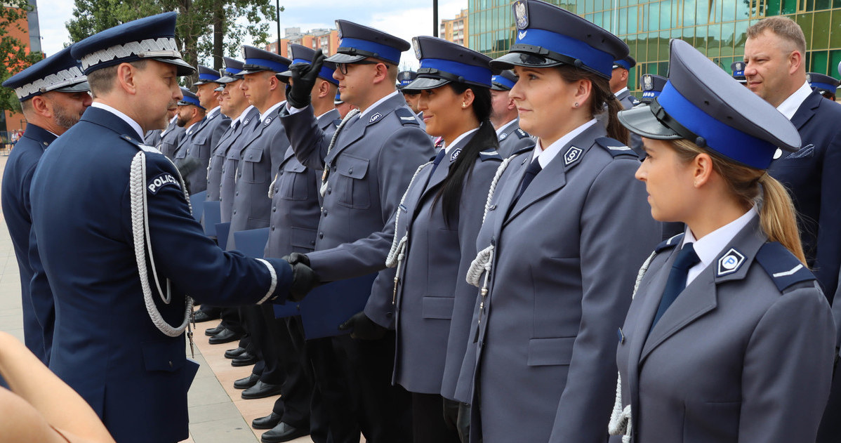 Chcesz zostać policjantem? Na start nawet 4600 zł netto /Policja