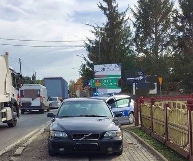 Chciał ominąć korek, ale rozmawiać z policją już nie. Grozi mu 5 lat więzienia