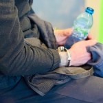 Chciał podpalić partnerkę. Niebezpieczny incydent na klatce schodowej