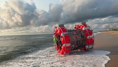 Chciał przepłynąć ocean w "kołowrotku dla chomika". Został zatrzymany 