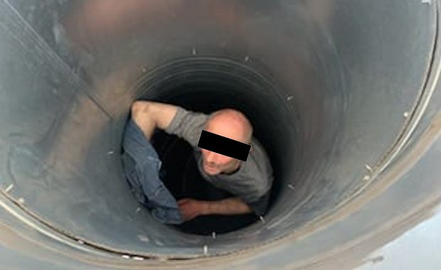 Chciał się włamać do warsztatu. Utknął w szybie wentylacyjnym na 4 godziny