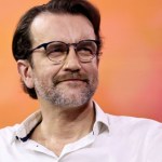 Tomasz Kot Chciał zostać aktorem, ale nie zdał matury. Nie do wiary, kto mu wtedy pomógł