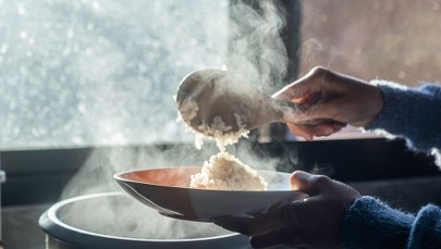 Chciała otruć szkolnych kolegów córki. Dodała truciznę do ryżu