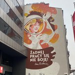 Chciała polecieć w kosmos. Irena Kwiatkowska przedstawiona na warszawskim muralu