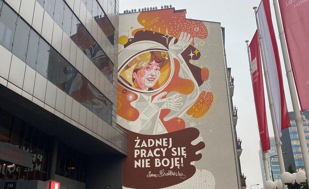 Chciała polecieć w kosmos. Irena Kwiatkowska przedstawiona na warszawskim muralu