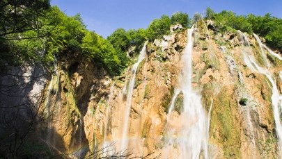 Chciała przywieźć z wakacji ładne zdjęcia. Spadła z 70 metrów…