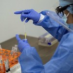 Chciała wwieźć do USA materiał biologiczny z Wuhan. FBI w akcji 