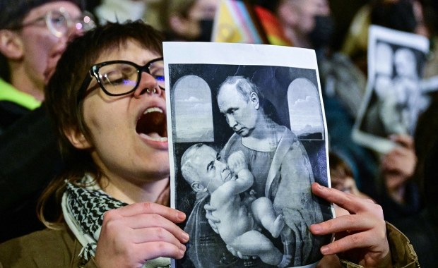 Chcieli wyprowadzić kraj z NATO, zmienić flagę i hymn. Seria aresztowań w Rumunii