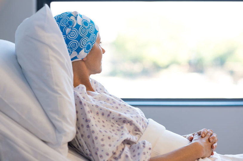 Chemioterapia w domowych warunkach to dla chorego wygoda i bezpieczeństwo /123RF/PICSEL