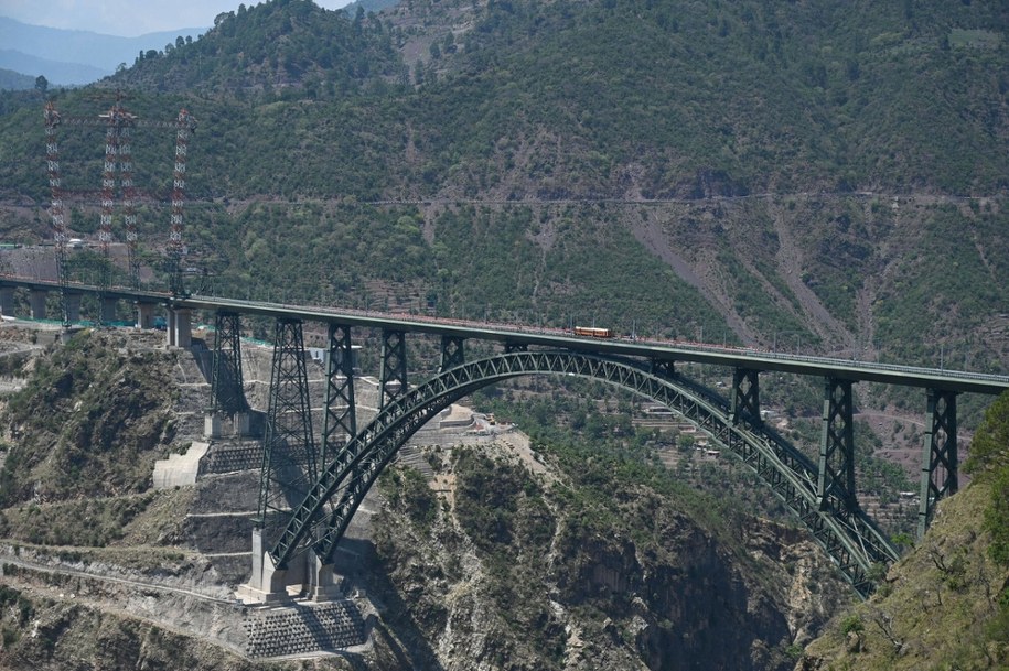 Chenab Bridge /IMAGO/Hindustan Times/Imago Stock and People/East News /East News
