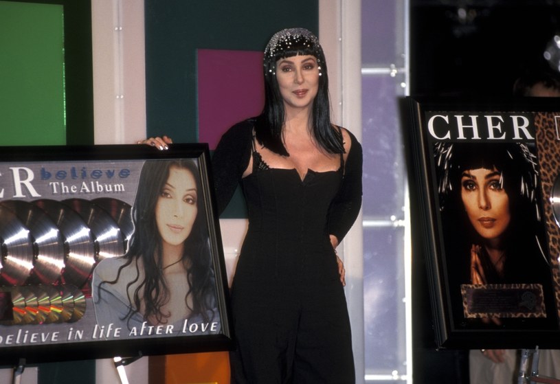 Cher chwali się popularnością jej singla "Believe" / Ron Galella/Ron Galella Collection  /Getty Images