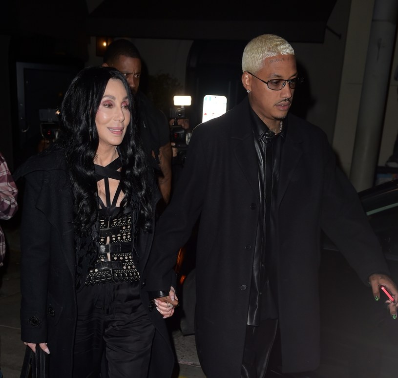 Cher i Alexander Edwards po raz pierwszy zostali przyłapani kilka dni temu /zerojack/Star Max/ Contributor /Getty Images