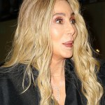 Cher przez lata nie miała pojęcia, że została babcią. Odnalezioną wnuczkę zaprosiła do swojego domu