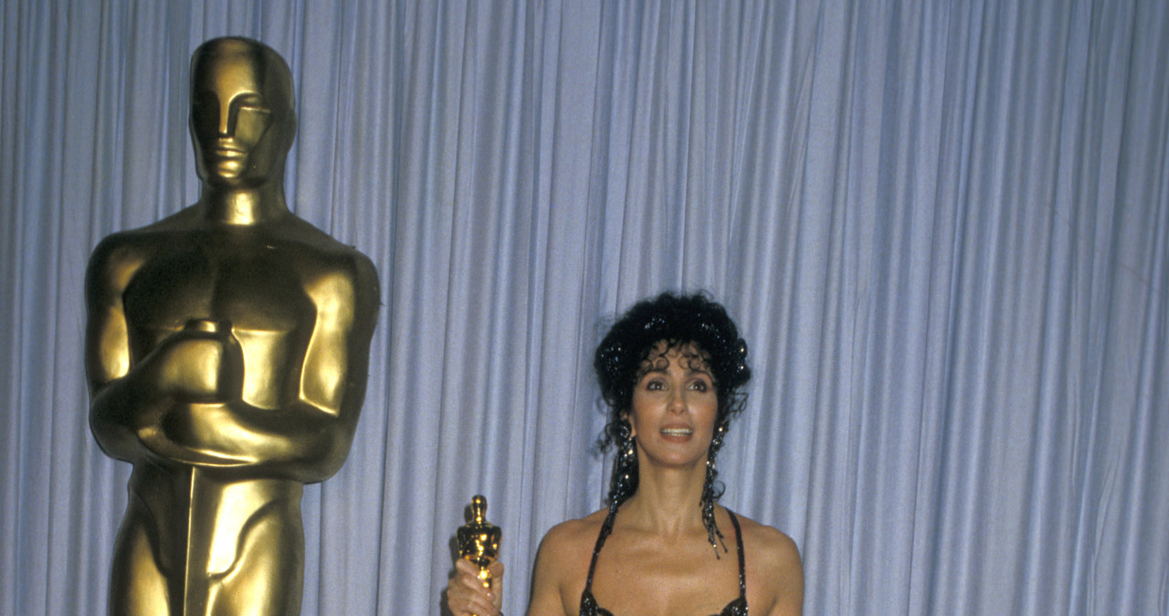 Cher zdobyła statuetkę Oscara /Jim Smeal /Getty Images