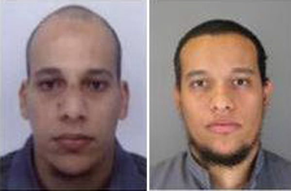 Cherif Kouachi (z lewej) i Said Kouachi ( z prawej) /FRENCH POLICE / HANDOUT /PAP/EPA