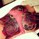 Cheryl Cole broni tatuażu na pupie