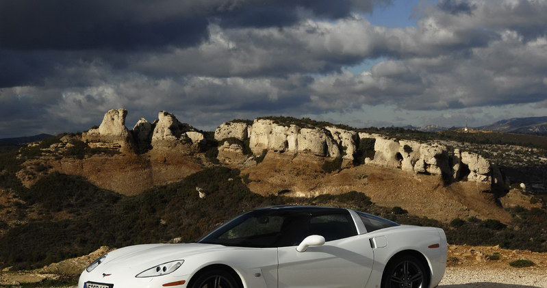 Chevrolet Corvette C6 – pod względem mocy najbliższe S7. 430 KM wyciska z 6,2-litrowego silnika V8. Nieoferowane w Polsce. /Chevrolet