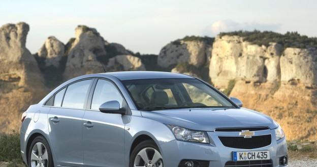 Chevrolet cruze chętnie kupowany jest z czterocylindrowymi silnikami /Informacja prasowa