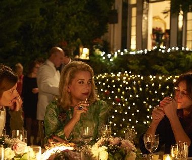 Chiara Mastroianni, Catherine Deneuve i Charlotte Gainsbourg w filmie "3 serca"